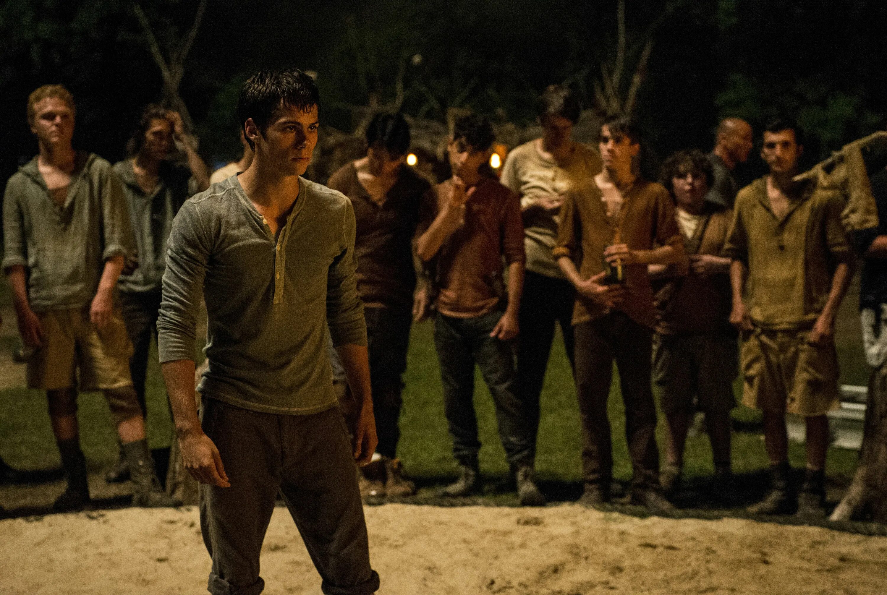 Maze runner 2. Бегущий в лабиринте 2014. Дилан о'Брайен Бегущий в лабиринте 3. Уэс Болл Бегущий в лабиринте. Бегущий в лабиринте 2 Дилан.