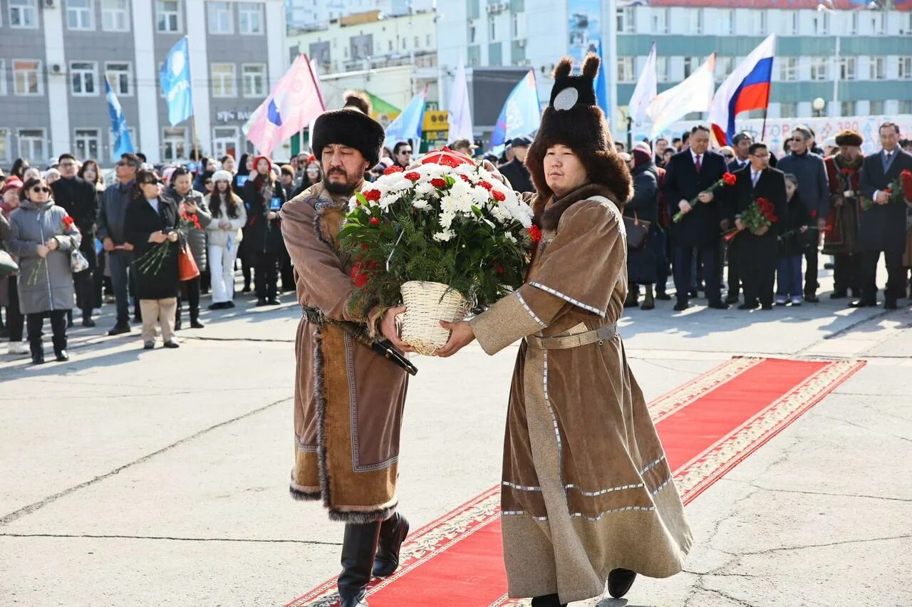 27 апреля день республики саха. День Республики Саха. Народы Якутии. День образования Республики Якутия. Якуты народ.