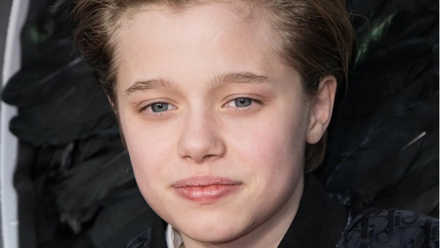 Как выглядит шайло сейчас. Шайло джоли&#039;питт. shiloh jolie pitt. шайло джоли-питт фото. шайло нувель джоли-питт 2025.