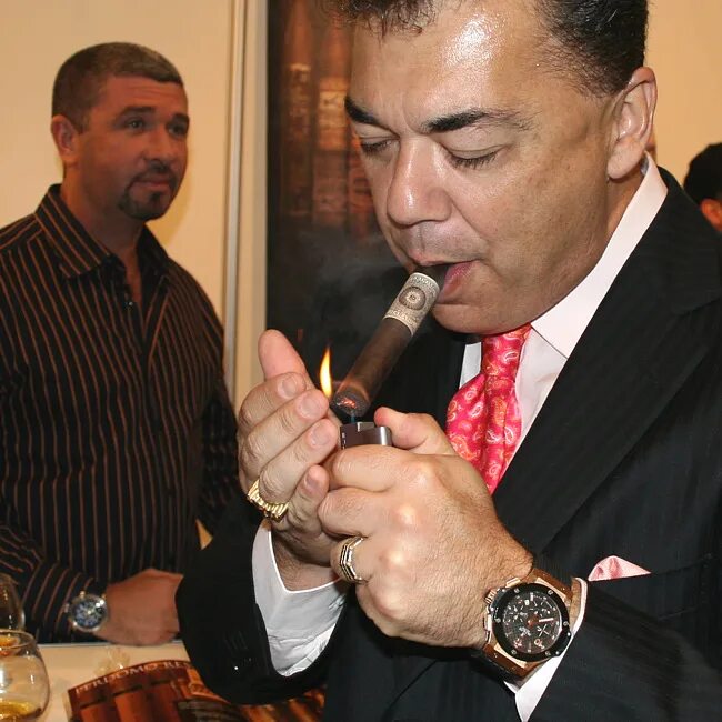 любитель сигар. любитель сигар. сигарный форум. знаменитые любители сигар.