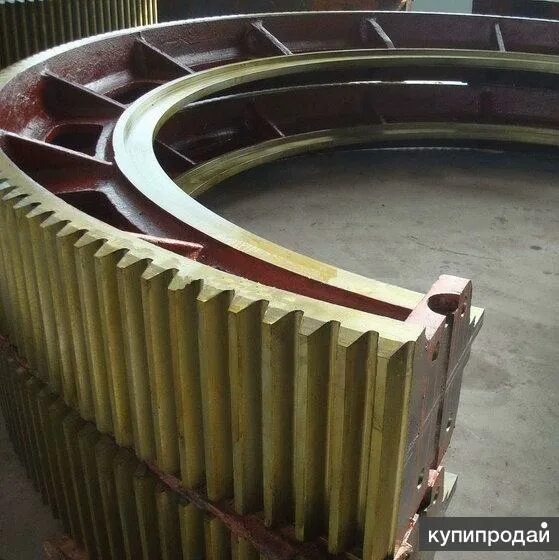 Венцовая шестерня мельницы 2700х3600. Венец зубчатый на барабане. Венцовая шестерня вращающейся печи. Венцы барабана. 00.