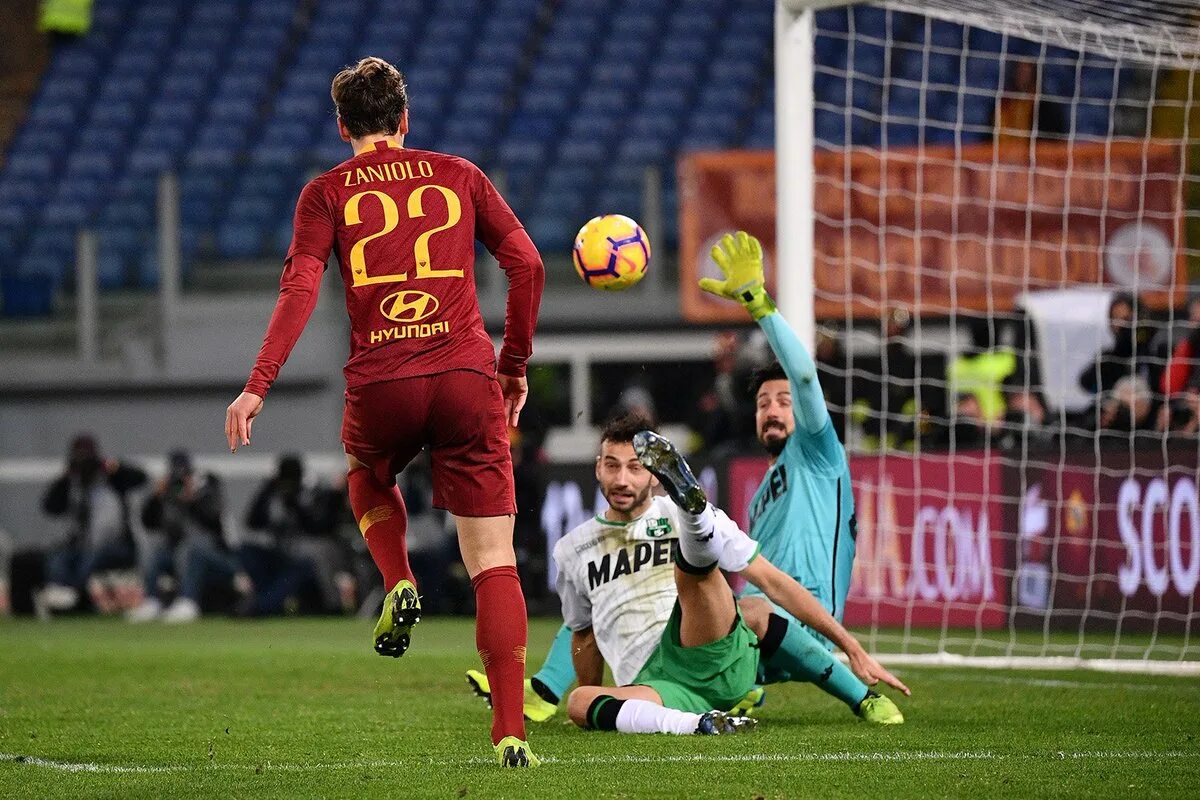 Прогнозы на футбол на сегодня италия. Zaniolo. Zaniolo 2022. Zaniolo ROMA 2022. Zaniolo vs Eldor 2022.