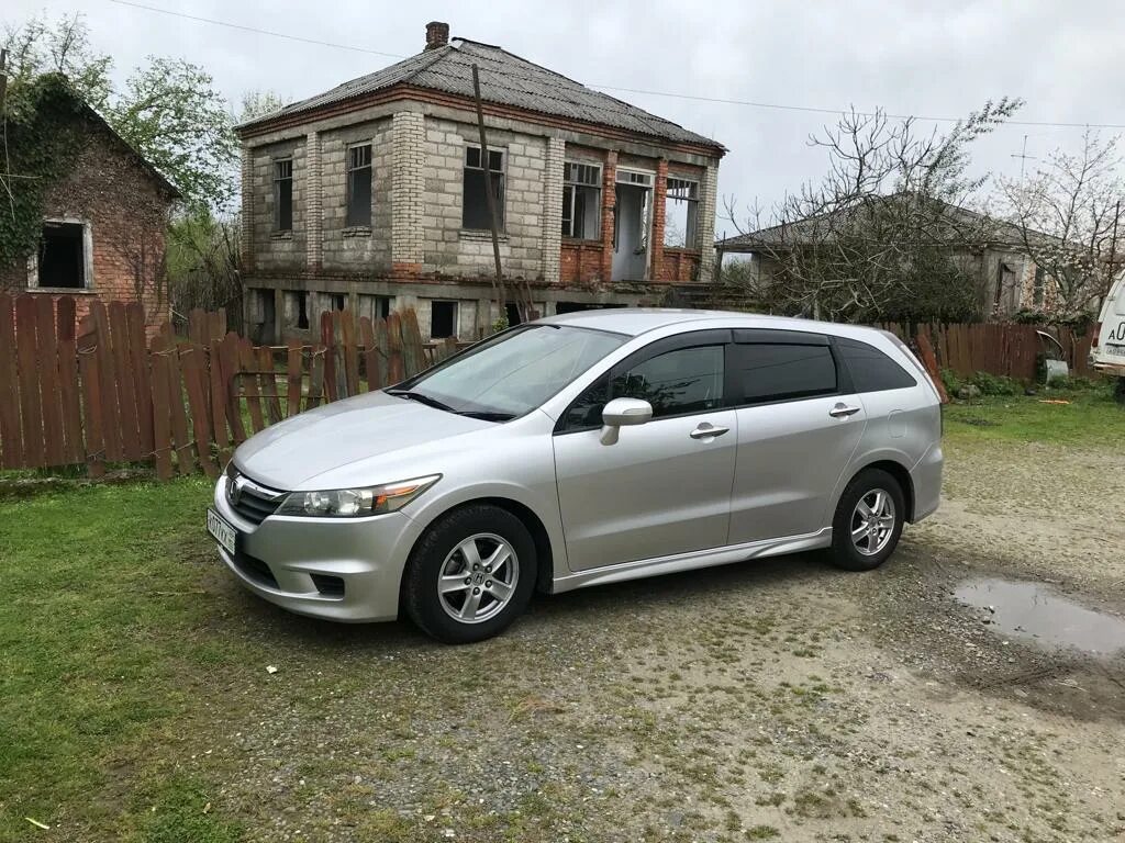 8. Honda stream 2010 1. Хонда стрим 2010 года. Honda stream 2010. Хонда стрим 2010 года.