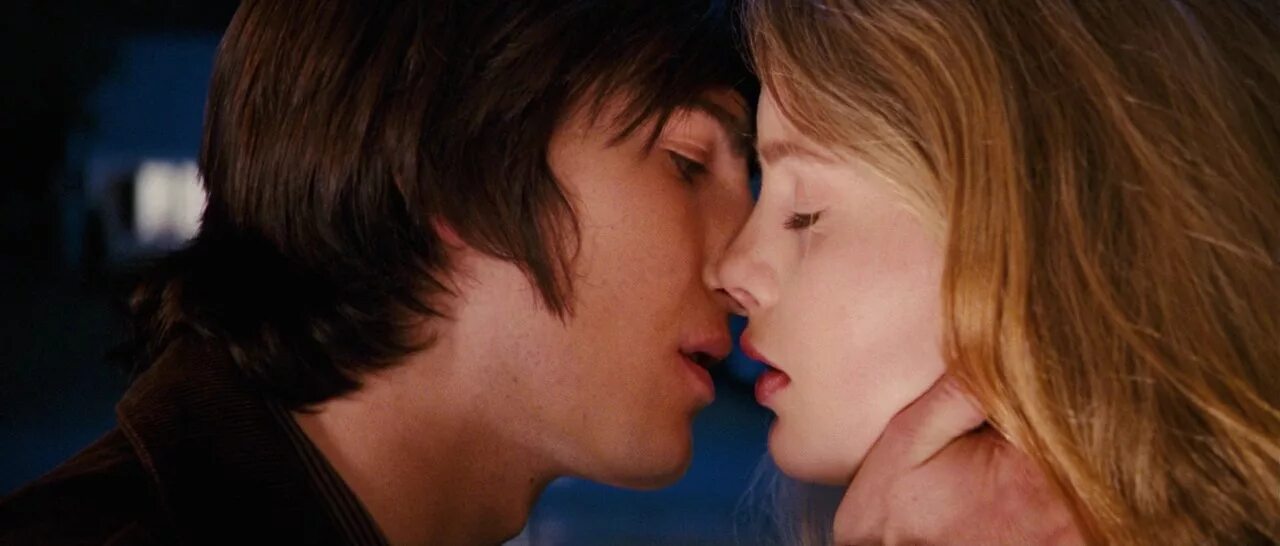 Сестра отрывок. Сестры 2001 бодров. Сестры 2001. Сестра отрывок. Сестры фрагмент.