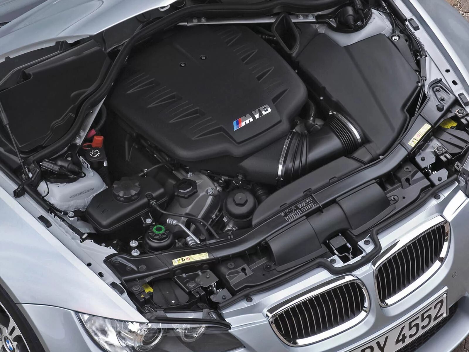 Двигатель 90. Мотор bmw m3 e92. bmw m3 e90 двигатель. bmw 3 e90 мотор. мотор 90е.