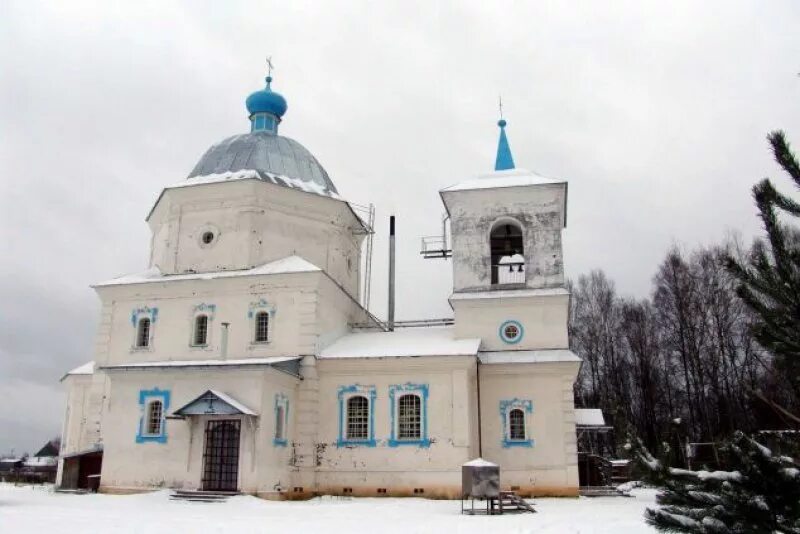 Погода п новгородское. Город холм Новгородской Церковь. Новгородская область храм на Холме. Город холм Новгородской области Середа. Церковь в холма Новгородской области.