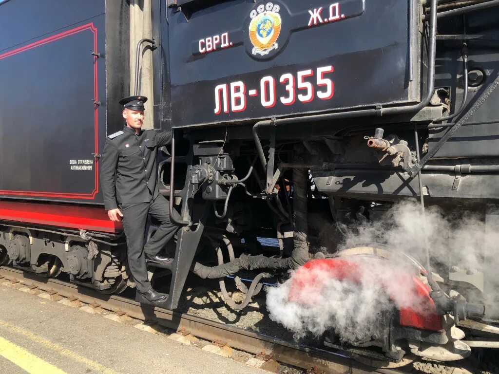 Поезд Победы фото. Поезд Победы Ижевск. Поезд на ЖД вокзале поезд Победы. Поезд Победы Ижевск Балезино. Поезд ижевск балезино