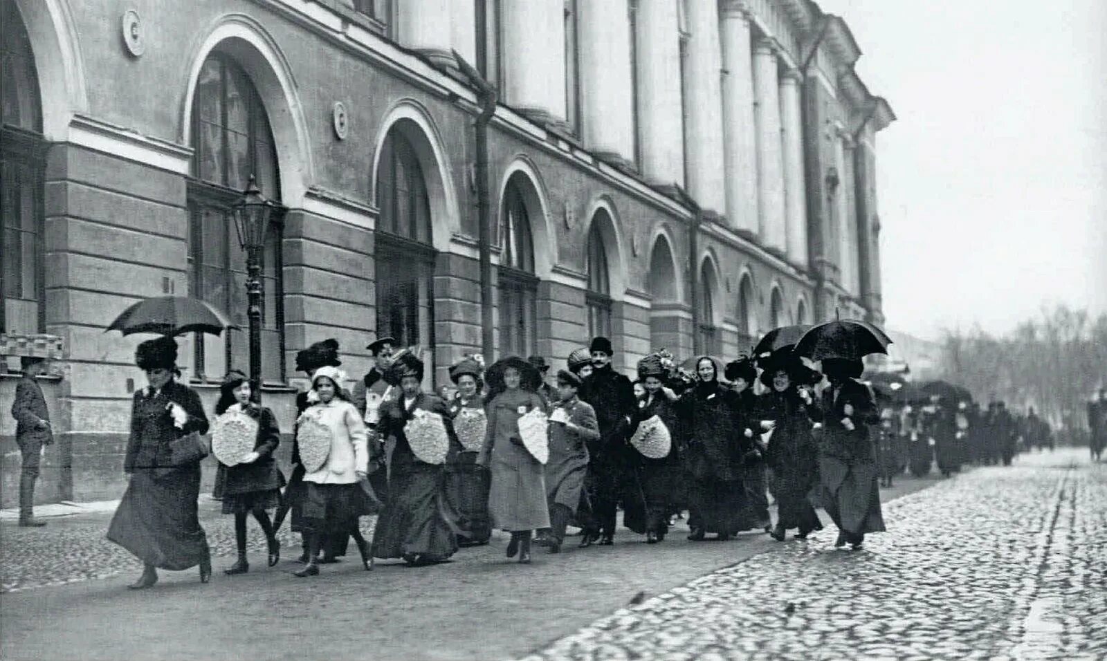 Дореволюционное общество. Петербург Российская Империя 20 век. Петербург 1911 года. Петербург в 1911 году больницы. Благотворительность 19-20 века в России.