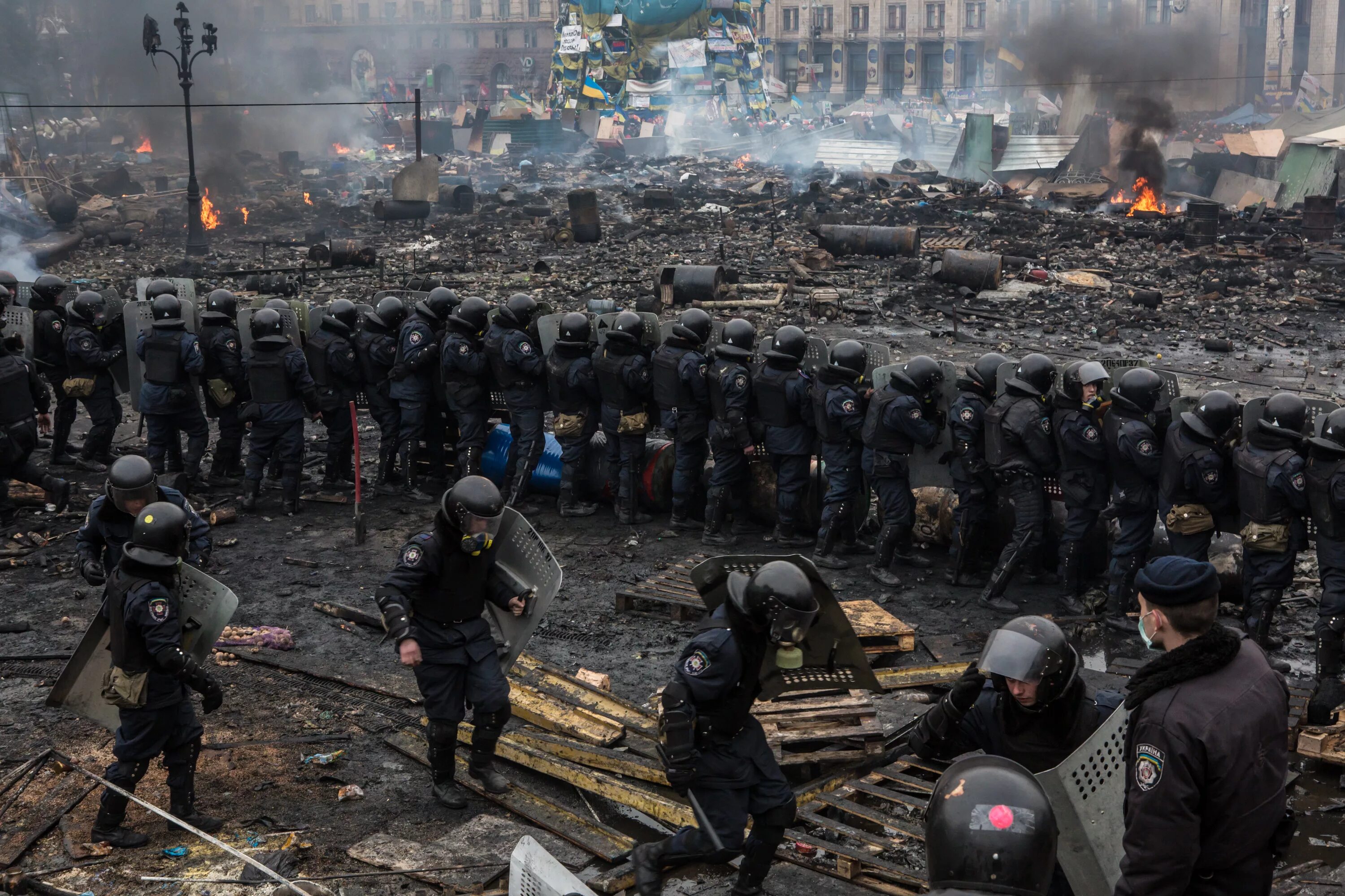 Революция 2014 года. Беркут украина майдан на украине в 2014. майдан киев февраль 2014 беркут.