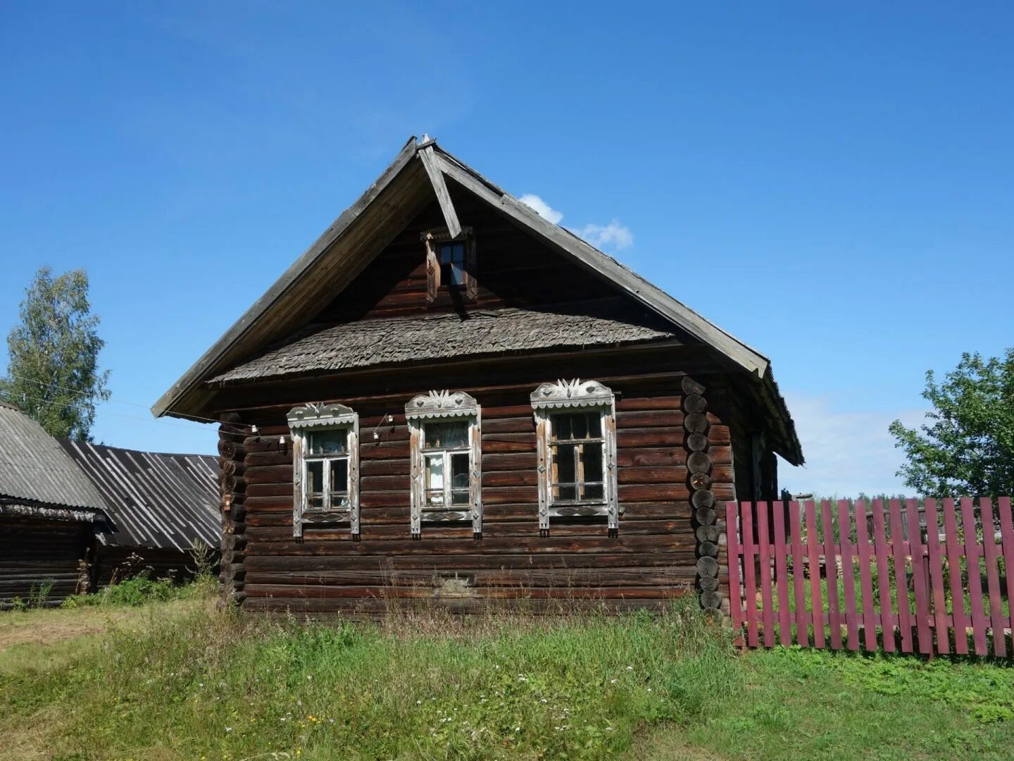 Сколько стоит деревня. Дома в Пятилипах Новгородской обл. Закутье. Деревня Доморники Сафоновский район. Домашний деревни их названия.