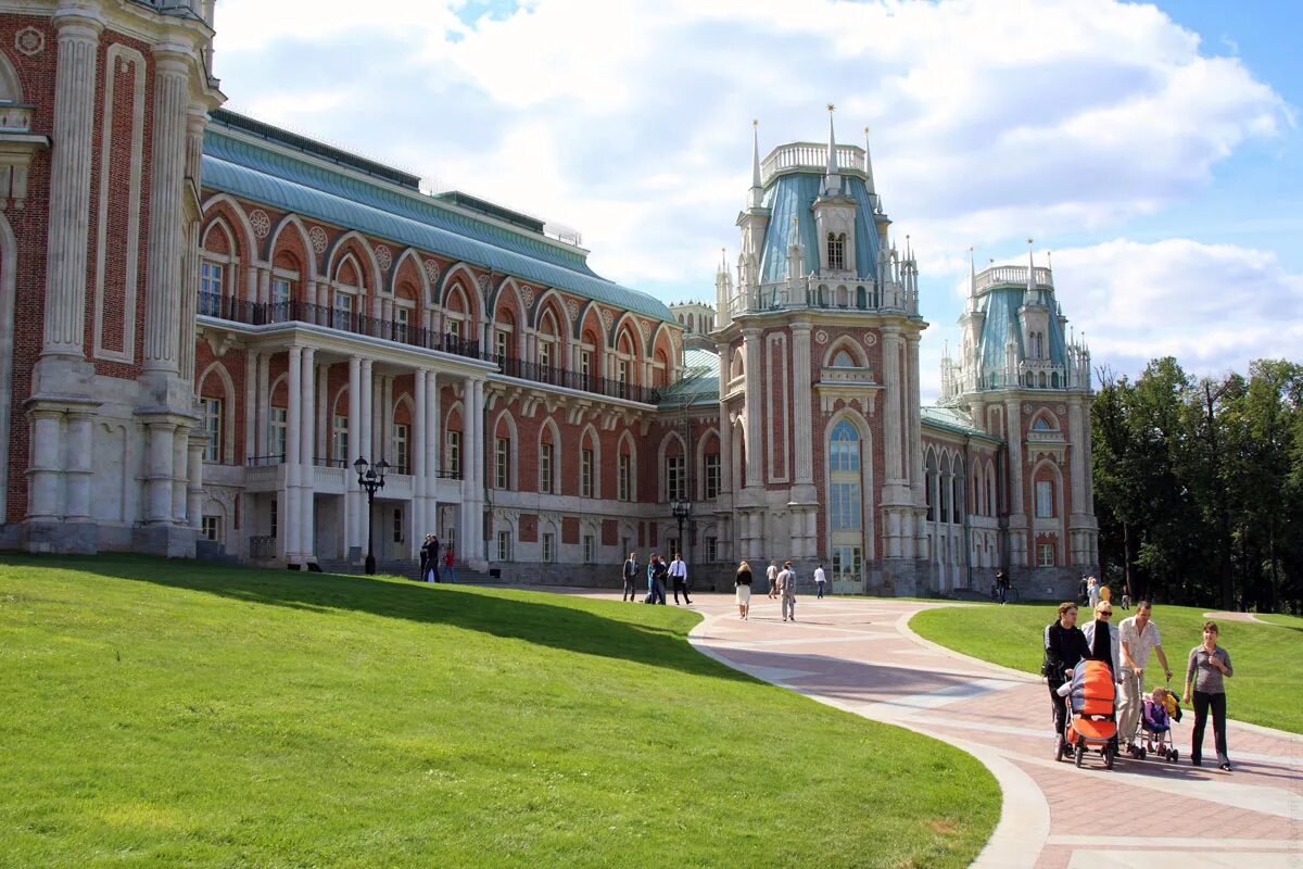 Парк музей Царицыно. Парк заповедник Царицыно. Дворцовый комплекс Царицыно в Москве – Баженов. Царицынский дворец Баженова.