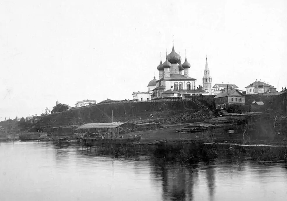 Площадь подбельского ярославль. Ярославль 19 век. Ярославль 19 век. Спасо-преображенский монастырь ярославль. Богоявленская церковь ярославль до революции.