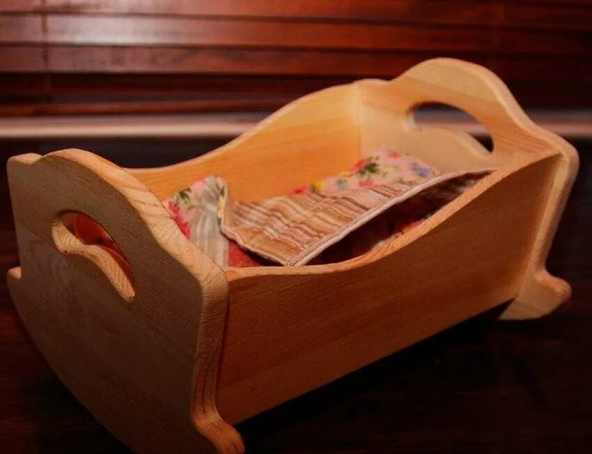 Колыбель из дерева. Люлька деревянная. Колыбельки для новорожденных деревянные. Кровать детская люлька деревянная.