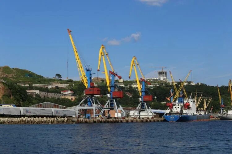 Дв порт. Порт змеинка владивосток. дв порт на змеинке владивосток. босфора 3 владивосток дв порт. ду в порту владивосток.