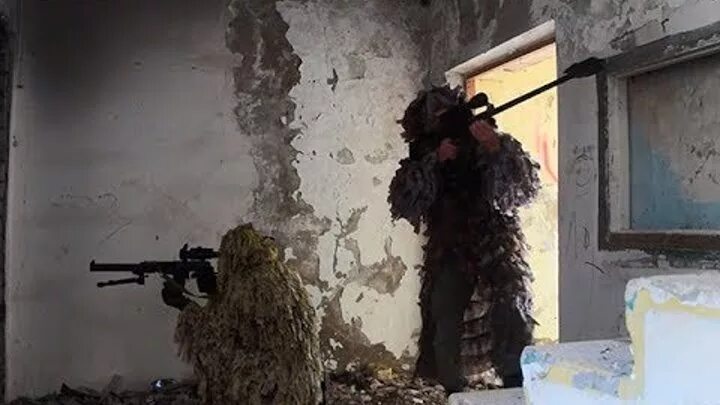 Бывший снайпер попадает в эпицентр. Снайпер в городских условиях. снайперские попадания. снайперская пара.