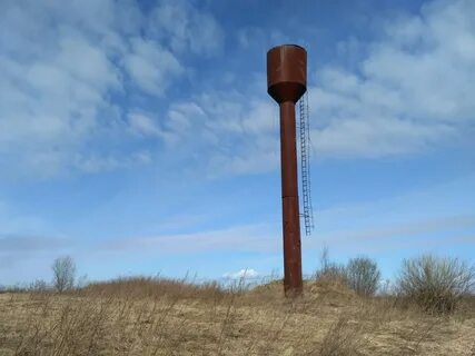 Ржавая водонапорная башня