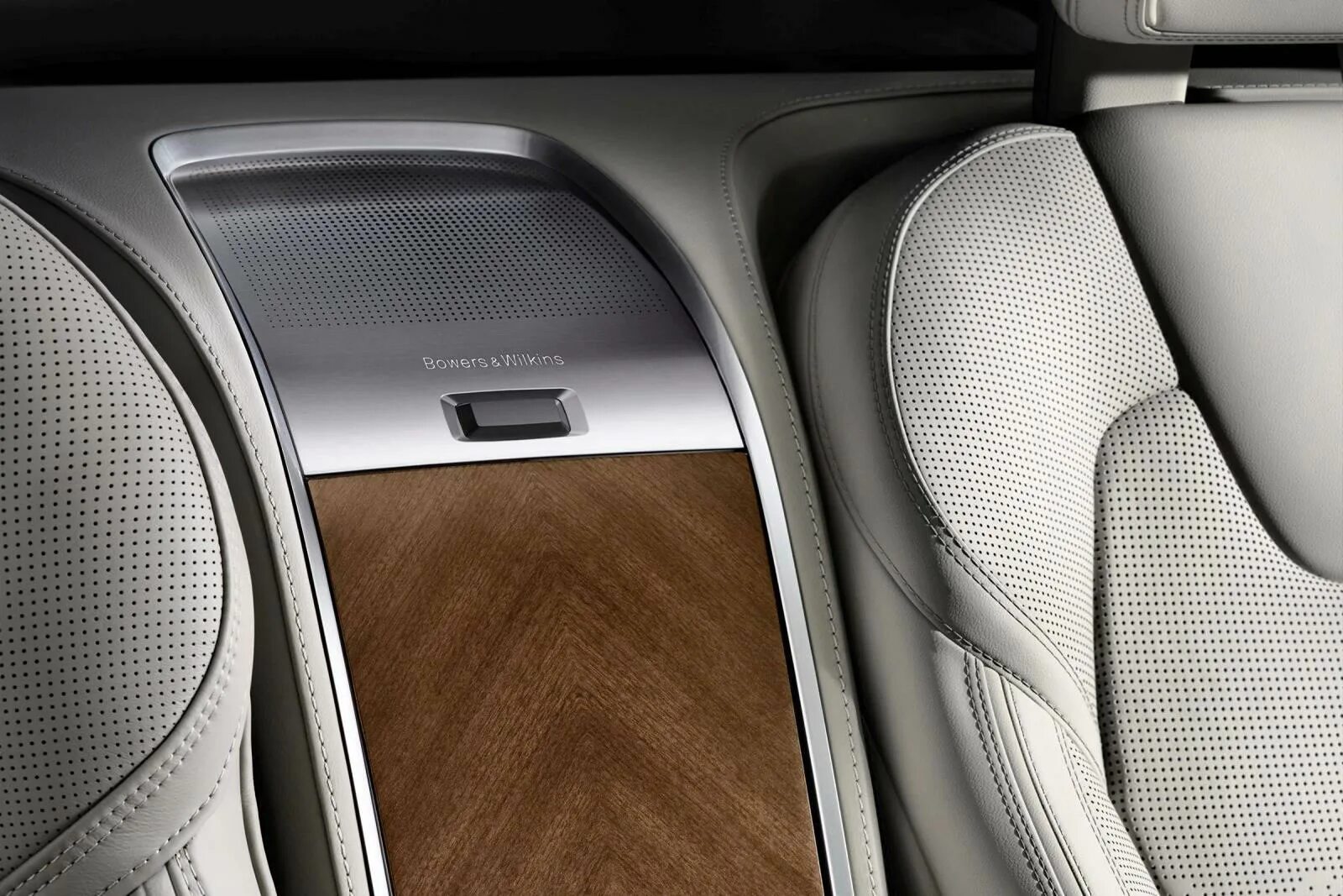 Volvo xc90 Bowers Wilkins. Volvo xc60 Bowers Wilkins. Volvo xc90 t8 Excellence. Bowers Wilkins Volvo v90. Xc90 гибрид