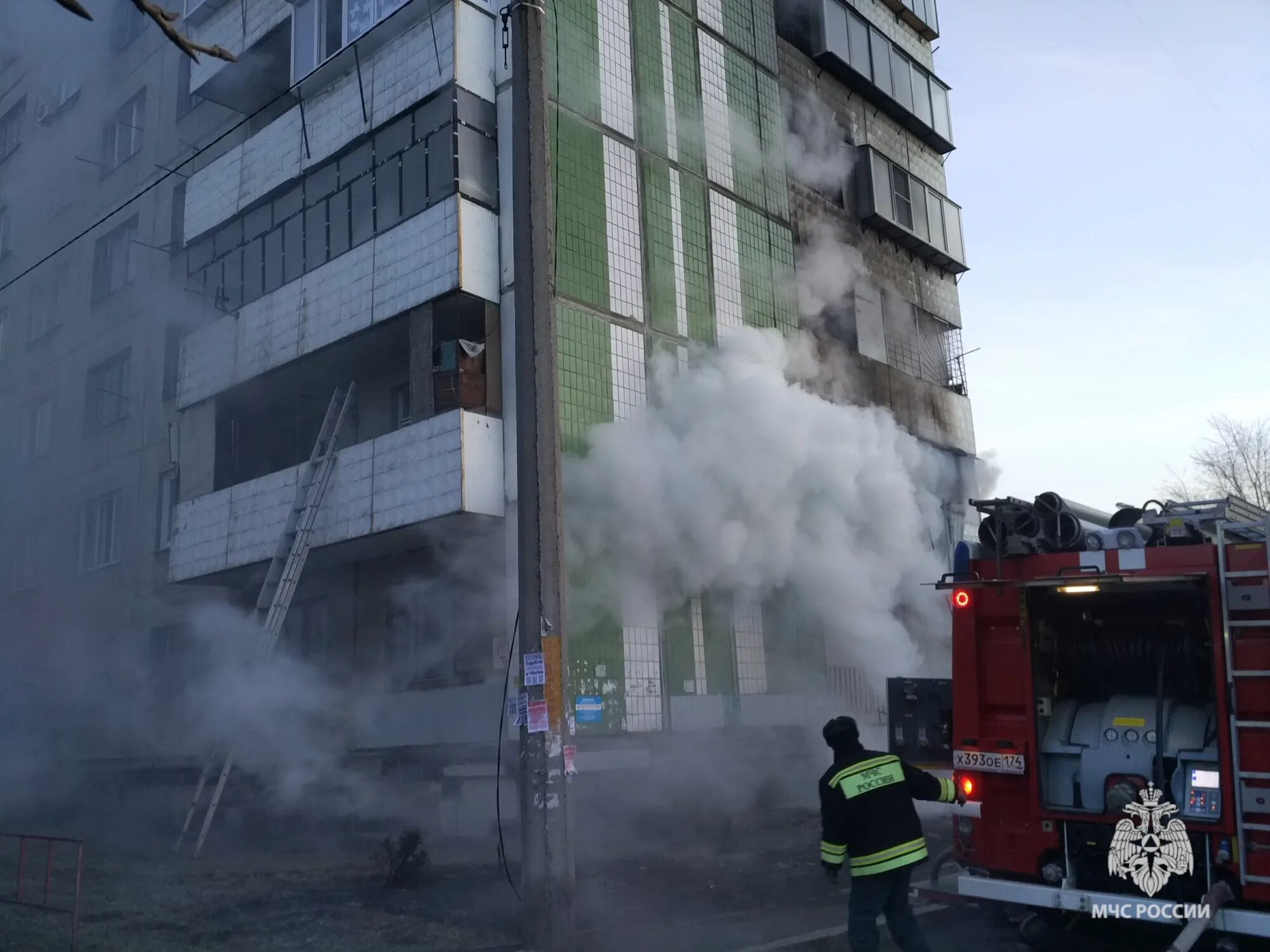 Шагол сгорел. Пожар в Челябинске. Пожар в квартире. Пожар в здании. Пожар в Челябинске сейчас.