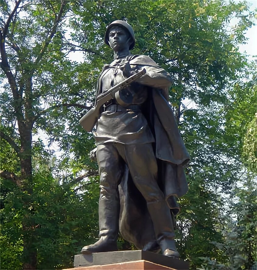 Памятник матросову в уфе. Памятник александру матросову в уфе в парке ленина. Памятник матросову в уфе. Памятник матросову в уфе. Памятник александру матросову в уфе в парке ленина.