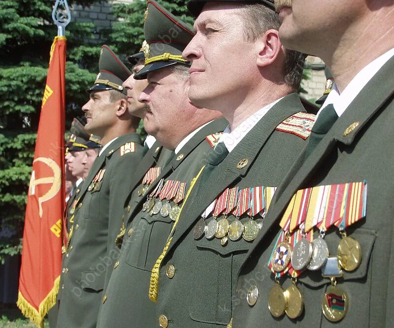 Офицеры военной кафедры урфу. Офицеры запаса урфу. Василий тонкошкуров. Построение офицеров. Генерал недобитко яков викторович.