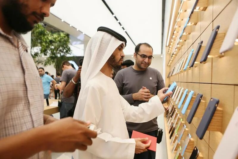 Эпл стор в Дубае. Дубай Молл Apple 2022. Apple Store в Дубае. Магазин Apple в Дубае. Дубайский айфон