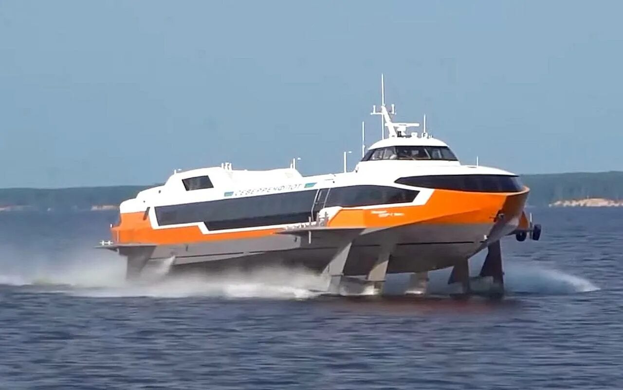 Пассажирское судно метеор. Метеор 120р катер. «метеор 120р» на подводных крыльях. новый метеор 120. метеор 120 р нижний новгород.
