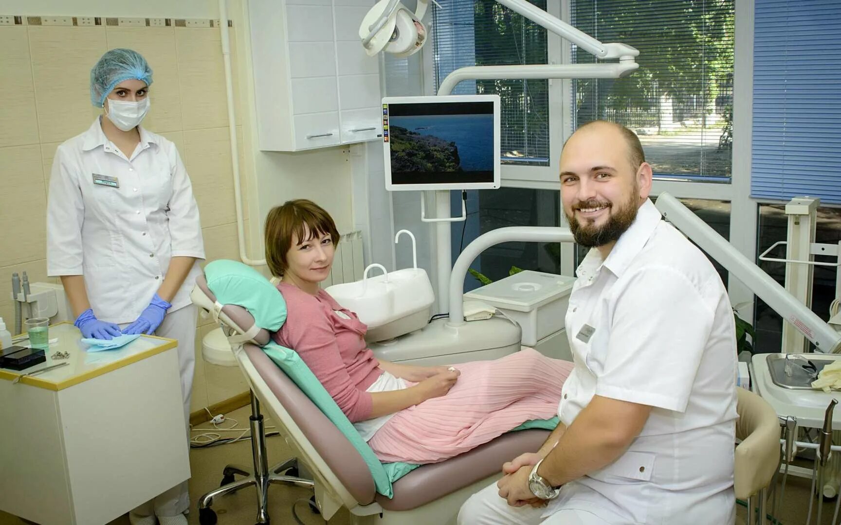 Платный врач тольятти. Клиника ваш доктор. Стоматология на Буденного Тольятти. Клиника ваш доктор Владикавказ. Зубной доктор стоматология Тольятти.