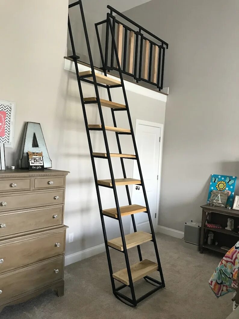 Купить кровать лестница. Складная лестница на антресольный этаж. Приставная лестница Тини Хаус. Loft Ladder лестница. Лестница лофт в антресольный этаж.