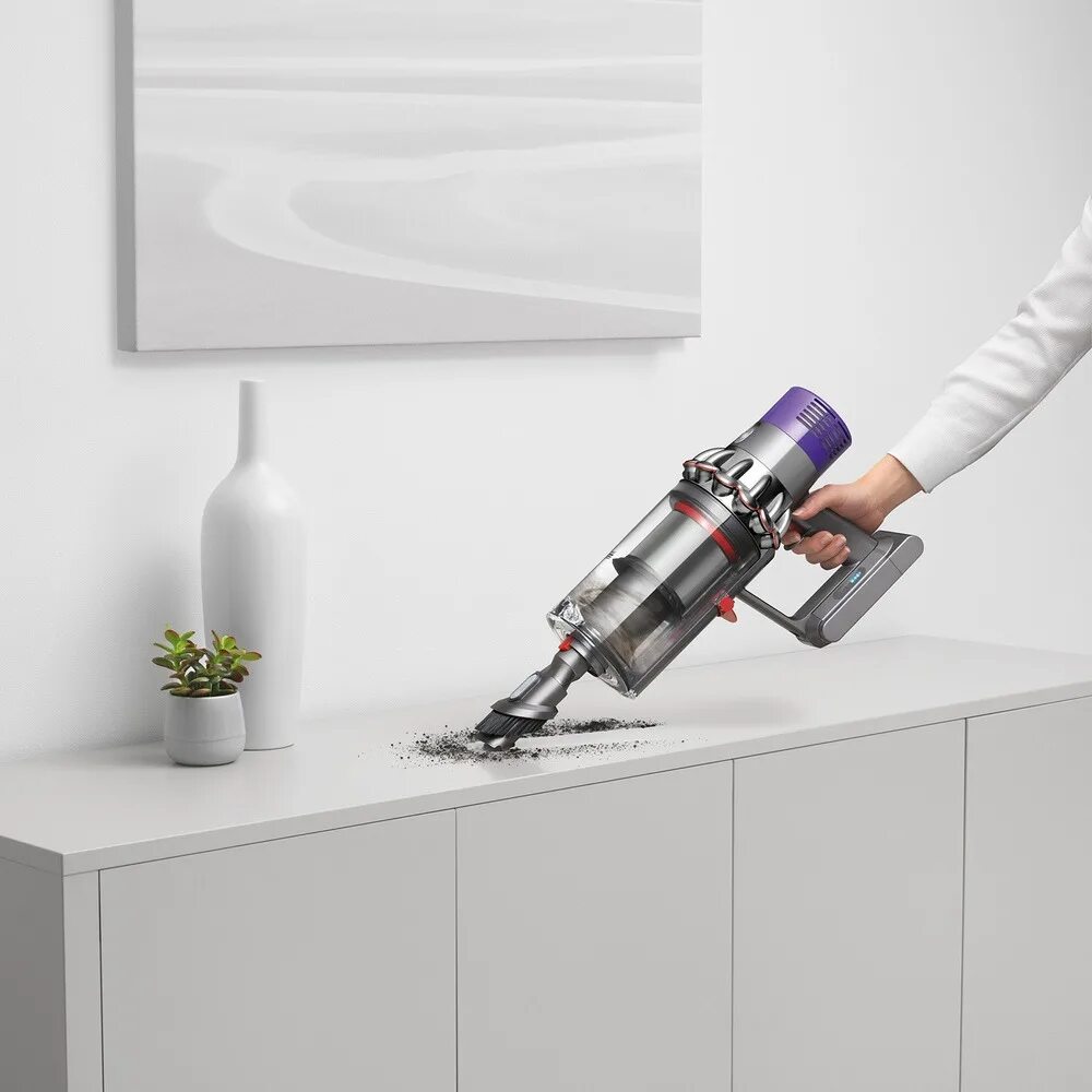 Дайсон челябинск. Dyson Cyclone v10 absolute. Пылесос вертикальный Dyson Cyclone v10 absolute. Беспроводной пылесос Dyson Cyclone v10 absolute. Пылесос Dyson Cyclone v10 animal.