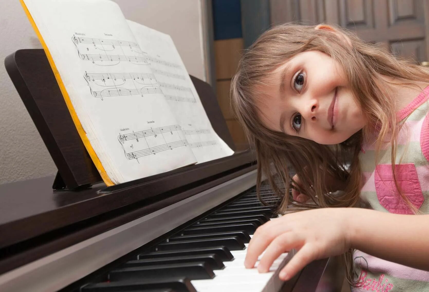 Песни на фортепиано слушать. Фортепиано для детей. Ученики музыкальной школы. Дети в музыкальной школе. Уроки пианино.