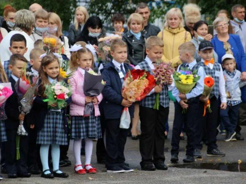 3 школа в новгороде. 37 Школа Великий Новгород. Школа номер 36 Великий Новгород. Школа 22 Великий Новгород. 1в 13 школа Великий Новгород.