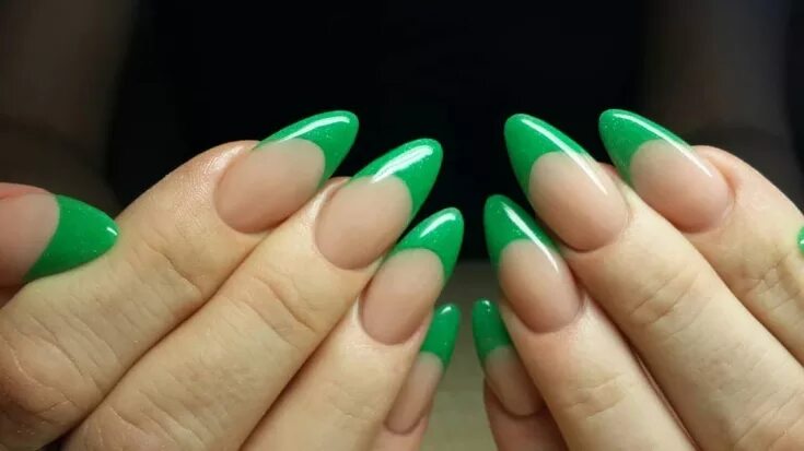 френч неоновый зеленый. корейский маникюр френч. зеленый френч на молочной базе. салатовый френч. корейский маникюр для ногтей.