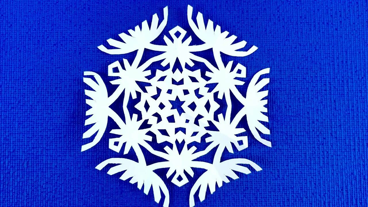 Снежинки из бумаги а4. Снежинки из бумаги а4. Снежинки из бумаги на белом фоне. Снежинки. Нарисованные снежинки для бумаги а4.