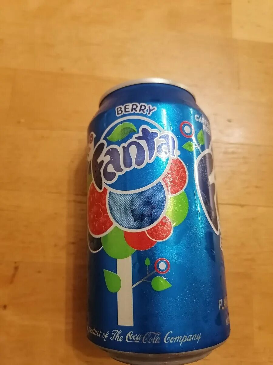 Фиолетовая фанта. Fanta lemon лимон 0,33 л. Газировка fanta lemon. Фанта. Фантола напиток.