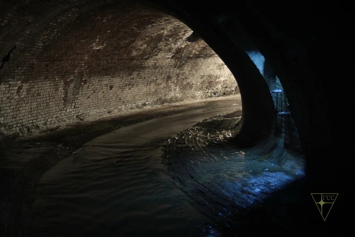 Подземные реки фото The Forgotten Streams of New York Nyc underground, Underground cities, Undergrou