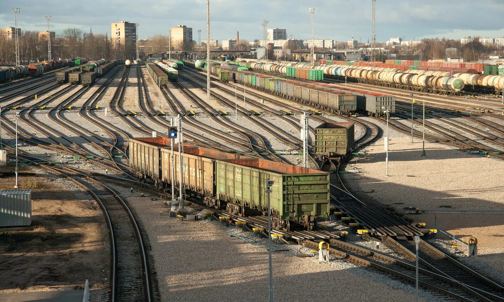 Инская станция жд. Прибыло в сортировочный центр сортировка. Железная дорога сортировочная станция. Железная дорога сортировочная станция. Отсортирован в сц на вайлдберриз что означает.
