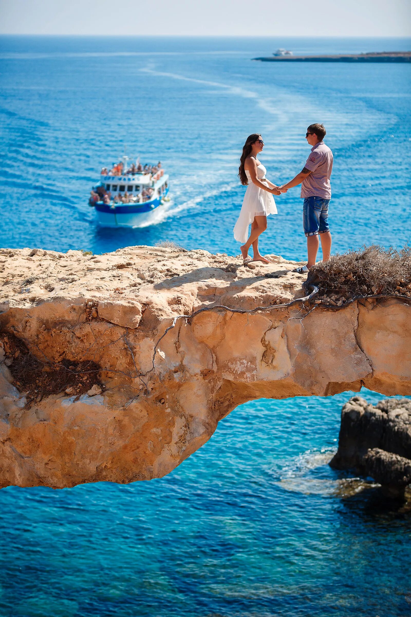 Кипр люди. Кипр протарас семья. Свадьба на кипре. Кипр пафос фото. Каво греко кипр.