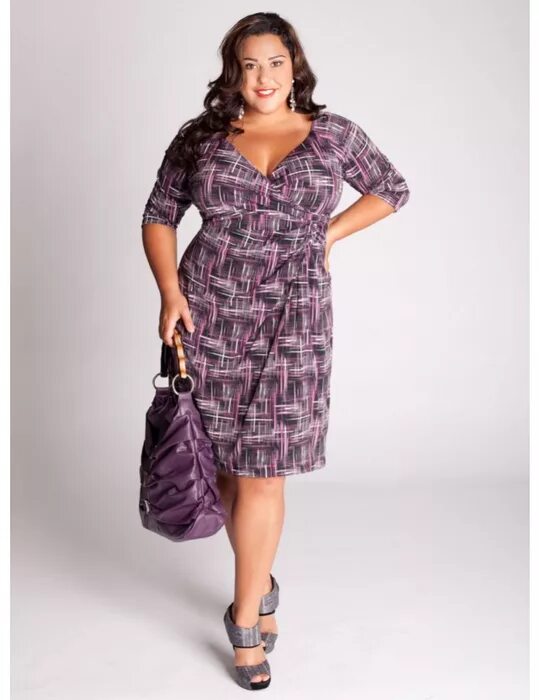 платья для полных женщин стильные фиолетовые. одежда для больших женщин. одежда больших размеров для женщин. модная одежда для полных женщин. платье для пышных форм.