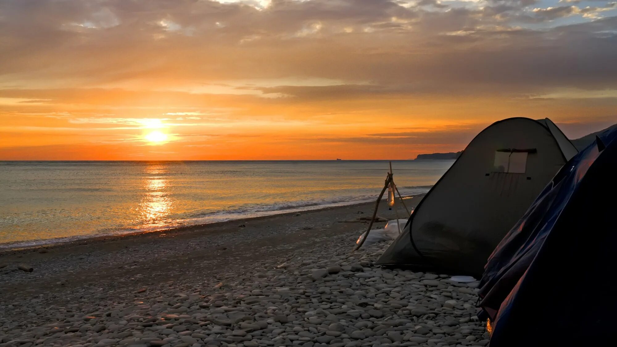 Camping pictures. Кемпинг Парус в Кабардинке. Автокемпинг Парус в Лермонтово. Автокемпинг берег Сочи. Бухта Беринга глэмпинг Пермь.