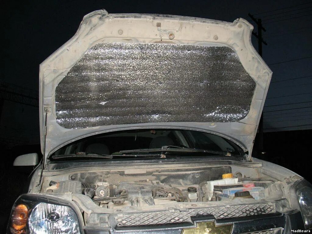 Утепляем авто. Термоизоляция для автомобиля. Теплоизоляция моторного отсека автомобиля. Теплоизоляция дверей автомобиля. Утеплитель для двигателя ваз 2109.