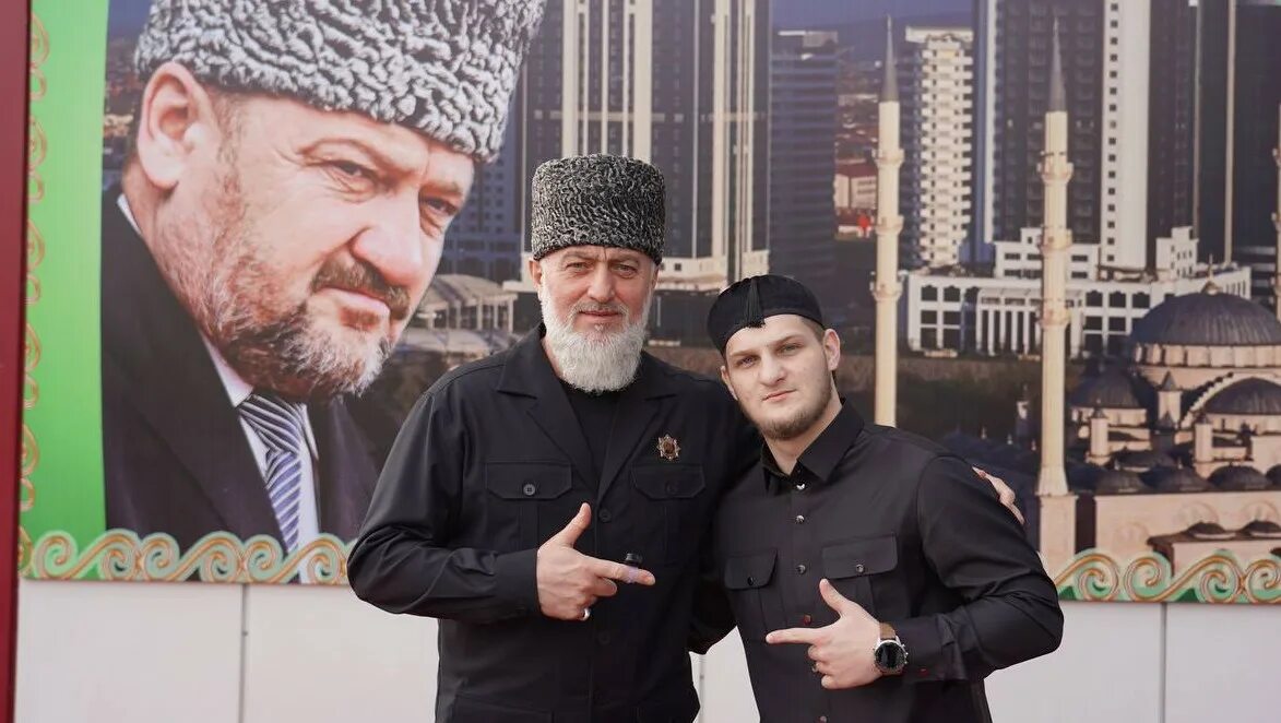 Сын рамзана кадырова ахмад. Старший сын рамзана кадырова 2022. Сын рамзана кадырова ахмад. Ахмат хаджи кадыров. Старший сын рамзана кадырова 2022.