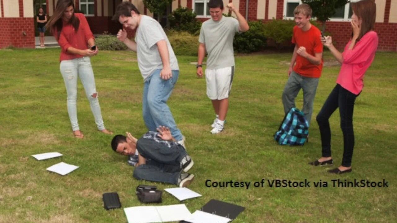 Bullying видео. Агрессия подростков. Bullying видео. Bullying видео. Struggling.