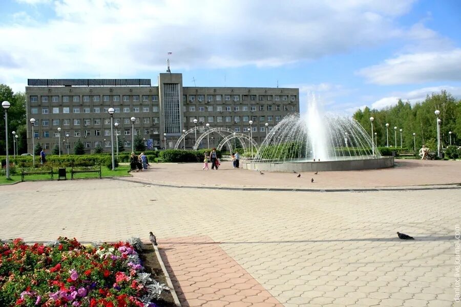 Численность юрга. Г юрга кемеровская область. город юрга фонтан. юрга фонтан у администрации. юрга центр города.