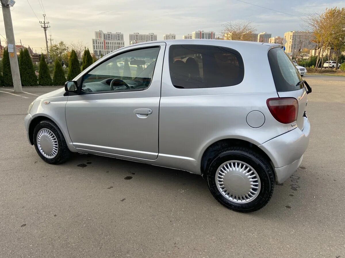 Ярис 2000 год. Тойота Ярис 2000. Тойота Ярис 2000 года. Yaris Toyota 2000г. Тойота Ярис 2000 года фото.