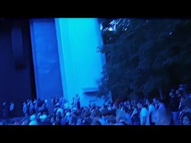 Баста зеленый театр 2025. Зелёный театр баста. баста глюкоза бабочки.