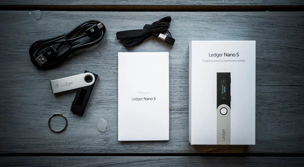 Ledger Nano s 2023. Аппаратный кошелек Ledger Nano s. Ledger Nano s Plus. Ledger Nano s Plus коробка.