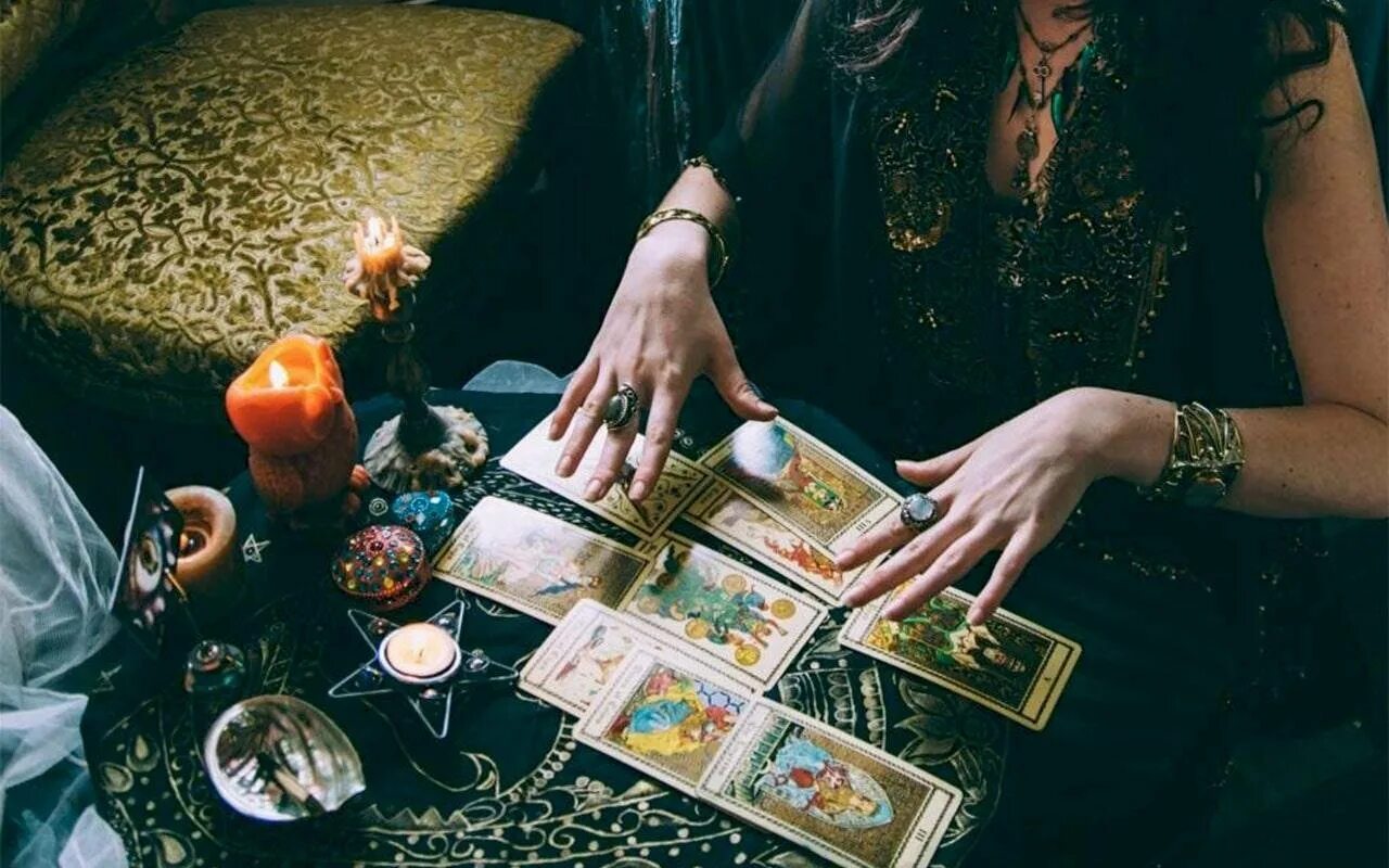 гадание ведьмы. красивая гадалка. ведьма гадалка. гадание ведьмы. гадание ведьмы.