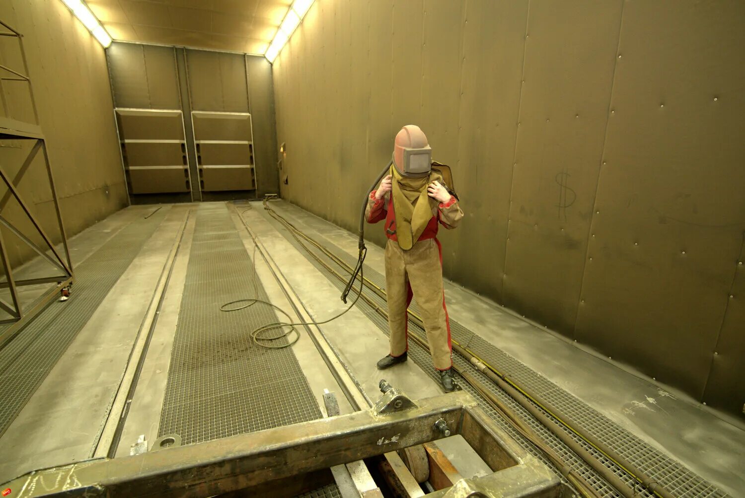 6. дробеструйной очистки. пескоструйная обработка металла. дробеструйной очистки. технология дробеструйной очистки металла.