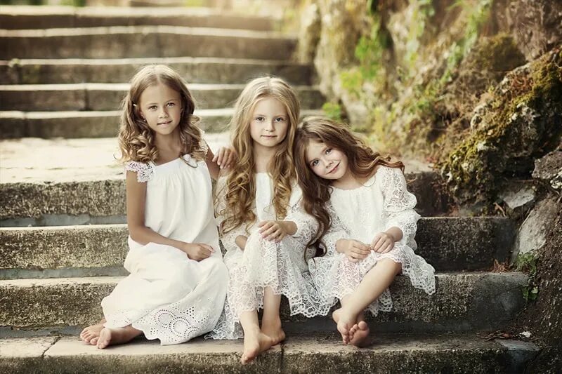 2 дочери. Три Дочки. Три девочки Дочки. Девочки разных возрастов. Красивые дети трое.