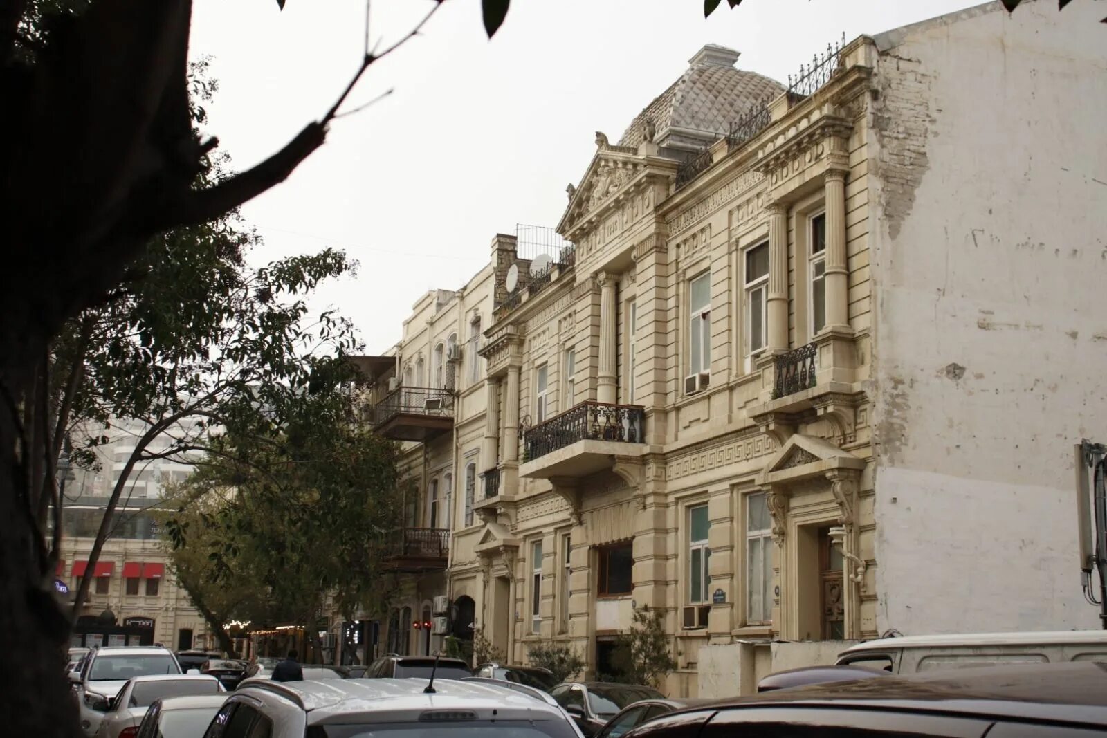 Баку дом бузовнынефть. Баку дом бузовнынефть. Этажи дома баку. Улица низами баку. Баку бузовны.